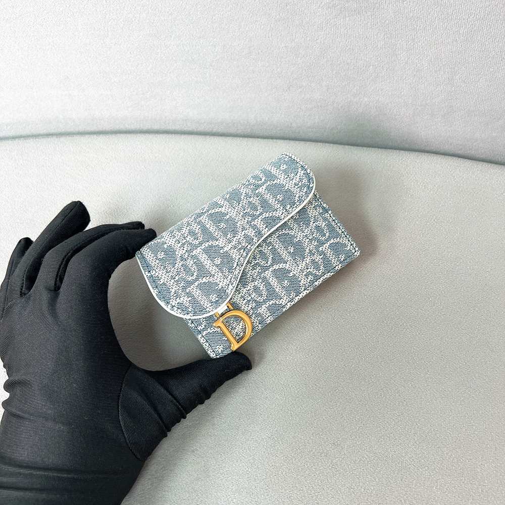 디올 새들 플랩 카드지갑