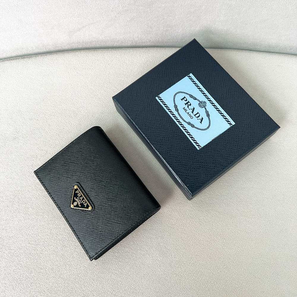 프라다 사피아노 반지갑