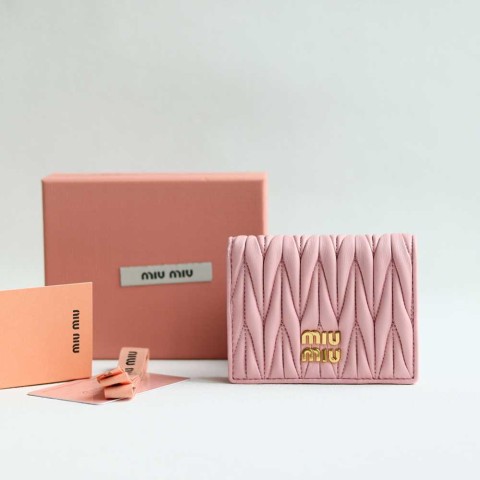미우미우 마테라쎄 반지갑