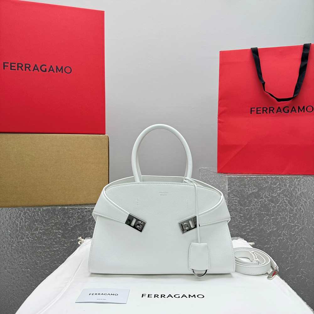 페라가모 허그 소프트백 M