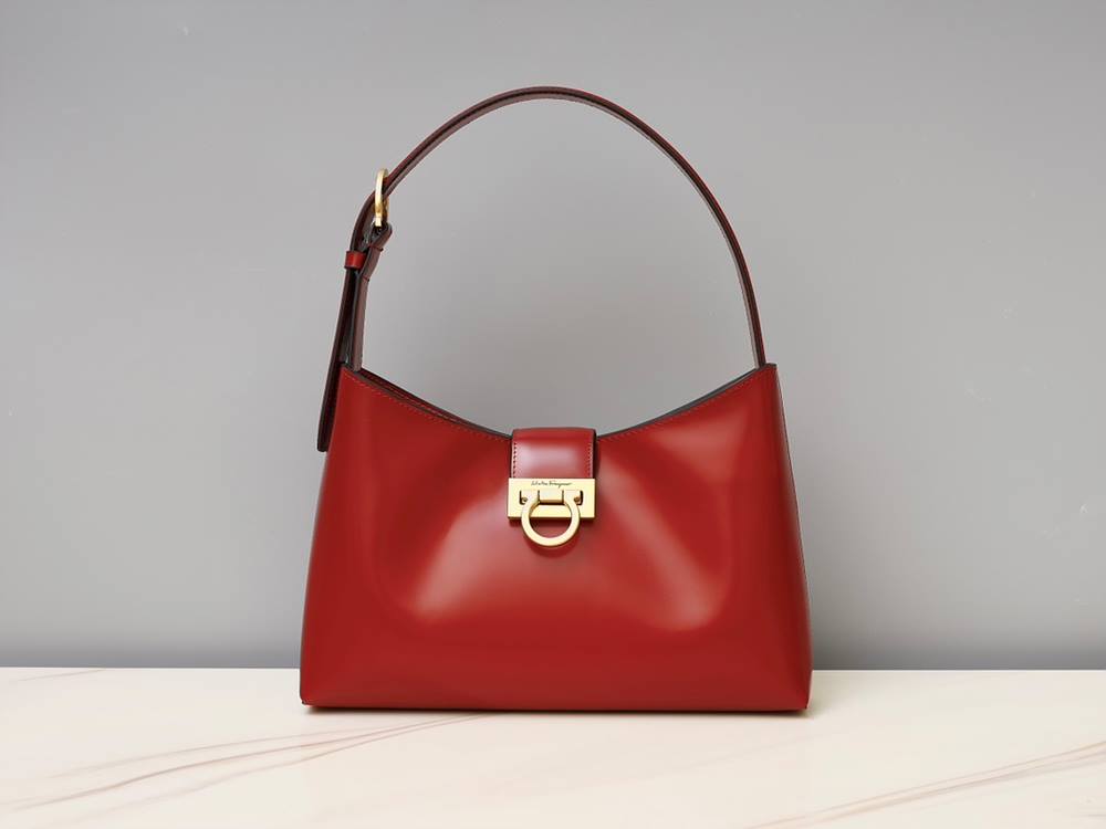 페라가모 TRIFOLIO 간치니 호보 숄더백