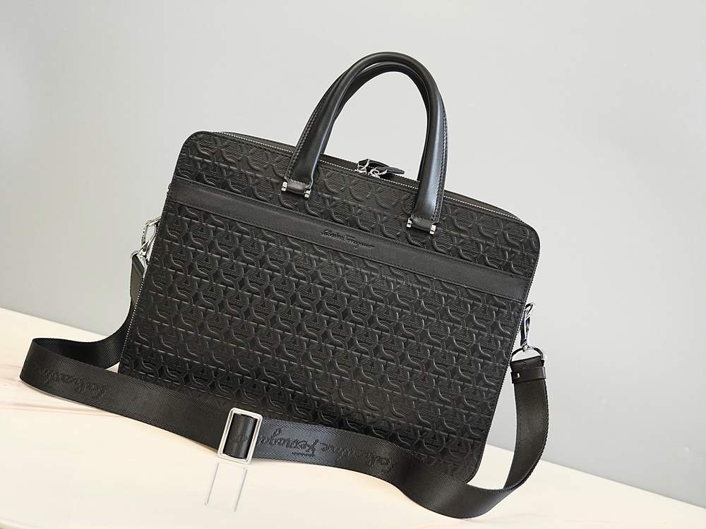 페라가모 서류가방