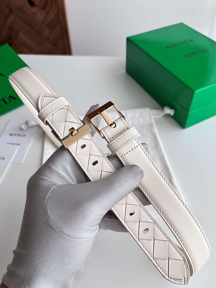 보테가베네타 투버클 워치 벨트