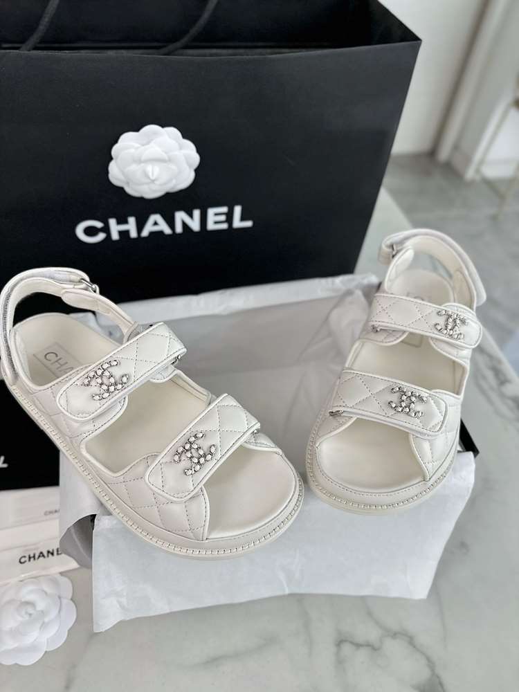 샤넬 크루즈 벨크로 가죽 샌들