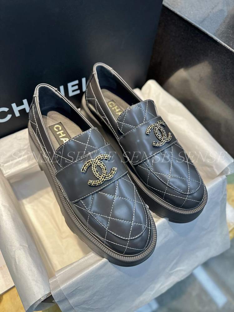 샤넬 24B CC 퀼팅 로퍼