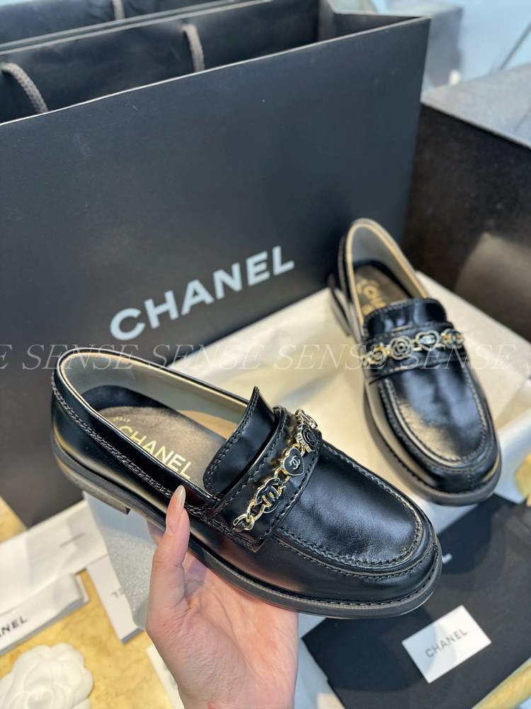 샤넬 24A 체인 참 로퍼