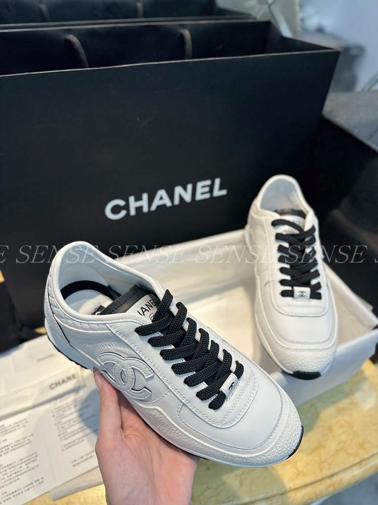 샤넬 25B 뉴러너 스니커즈 남녀공용