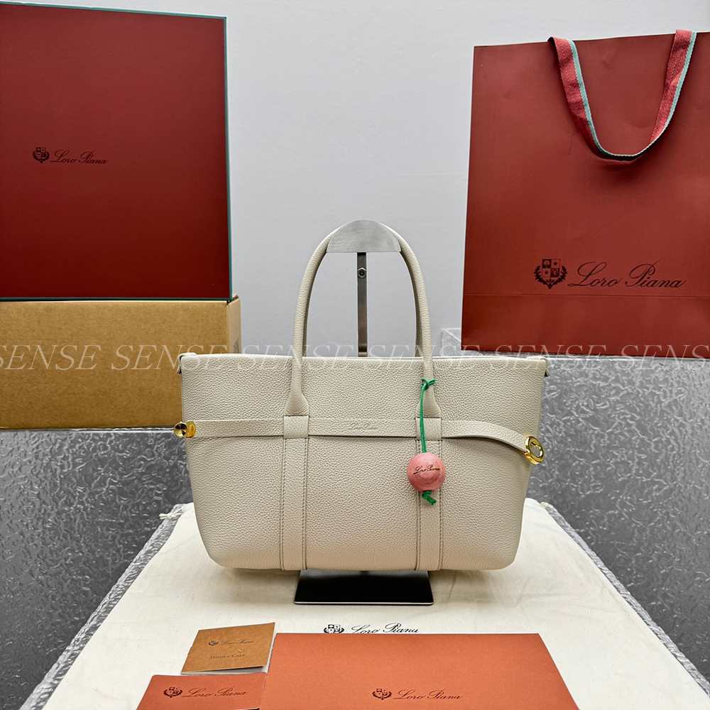 로로피아나 기에라 스몰 쇼퍼백