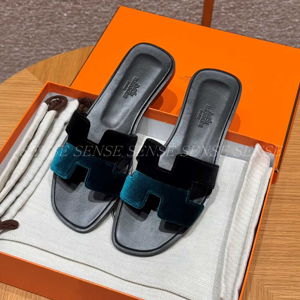 에르메스 오란 샌들 스웨이드