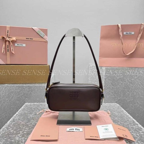 미우미우 가죽 파우치 미니백