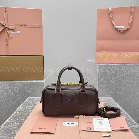 미우미우 아르카디 가죽백 S