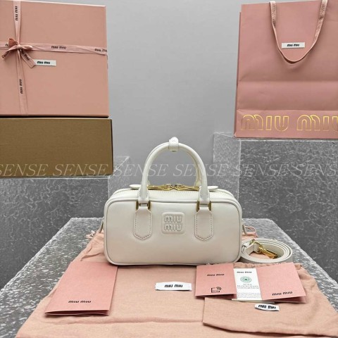 미우미우 아르카디 가죽백 S