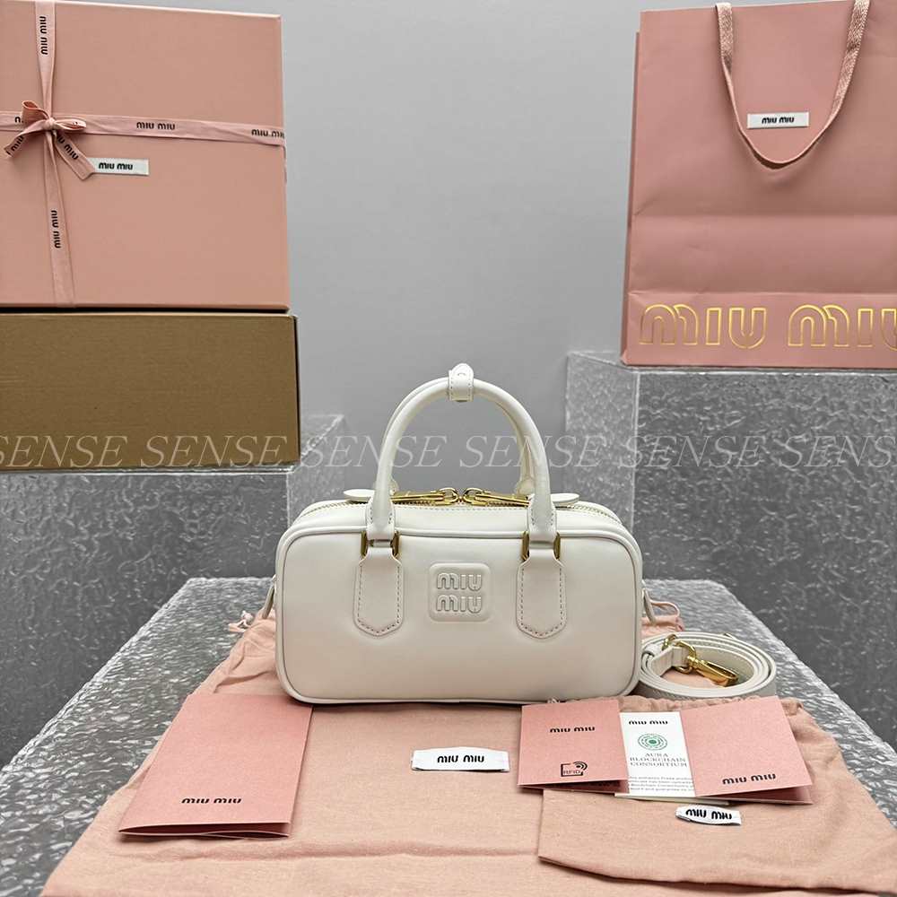 미우미우 아르카디 가죽백 S