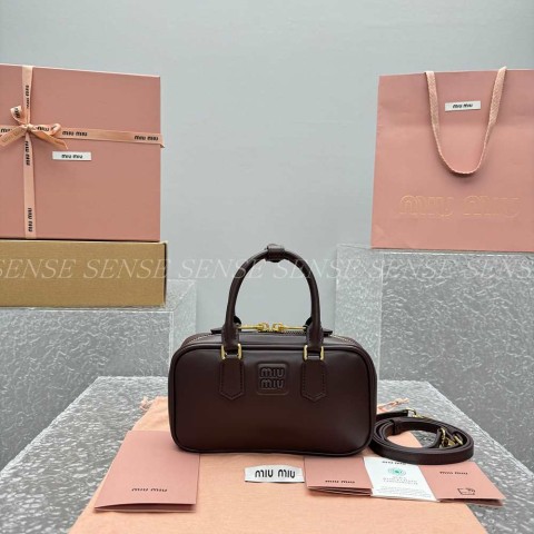 미우미우 아르카디 가죽백 미니