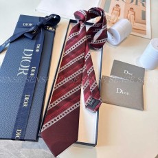 디올 넥타이
