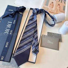 디올 넥타이