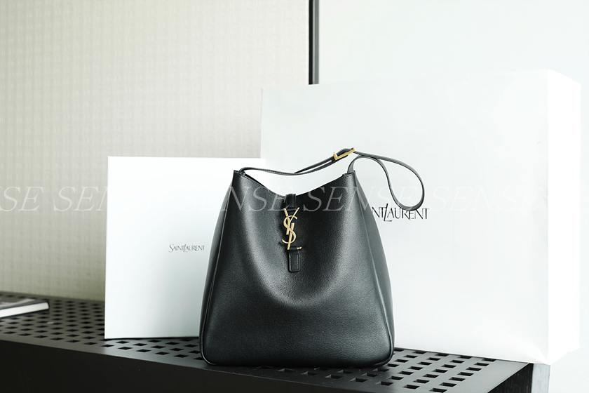 생로랑 LE 5 A 7 호보백 라지