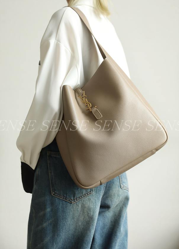 생로랑 LE 5 A 7 호보백 라지