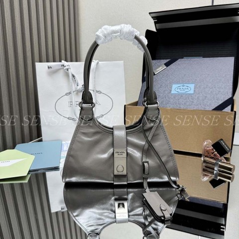 프라다 스몰 가죽 토트백