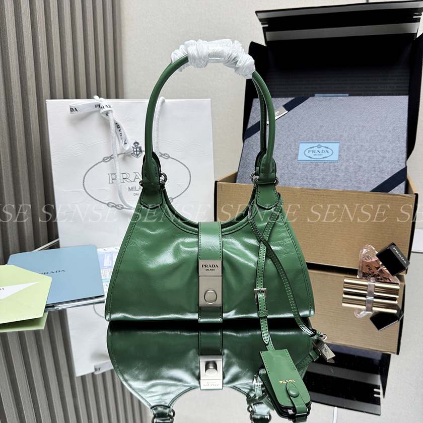 프라다 스몰 가죽 토트백