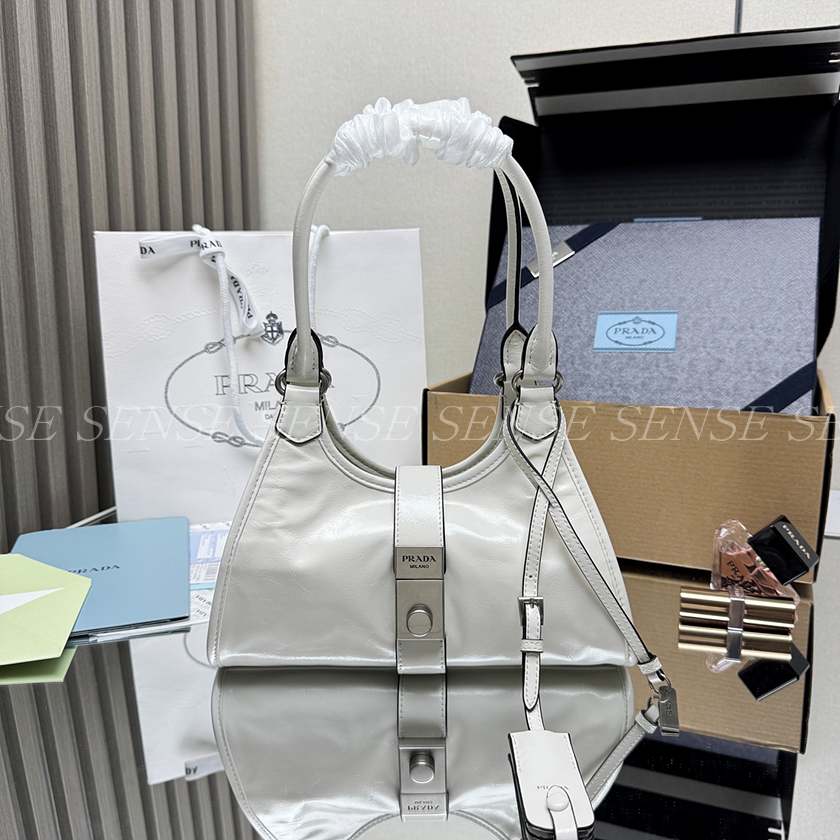 프라다 스몰 가죽 토트백