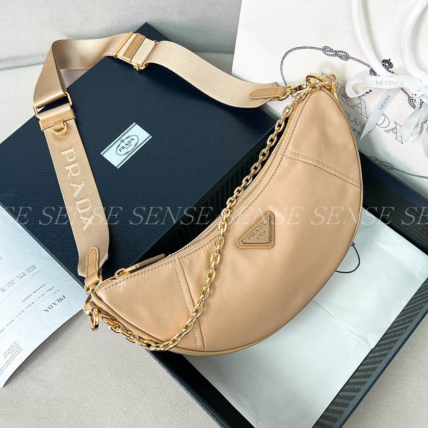 프라다 드뮈룬 리나일론 숄더백
