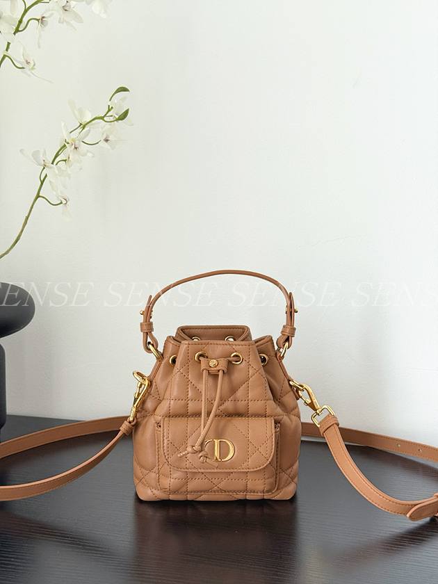 디올 카로 버킷백 나노