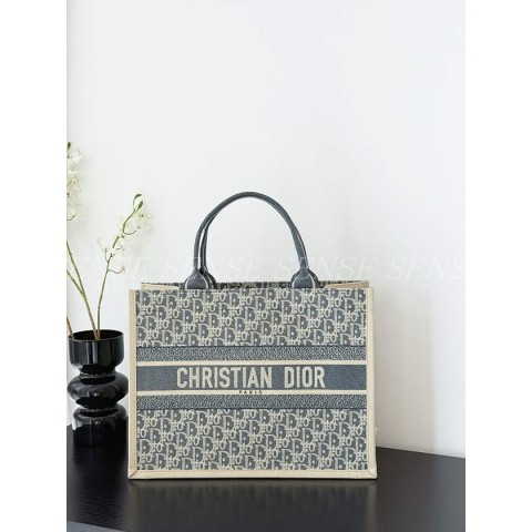 디올 북토트백 미디엄