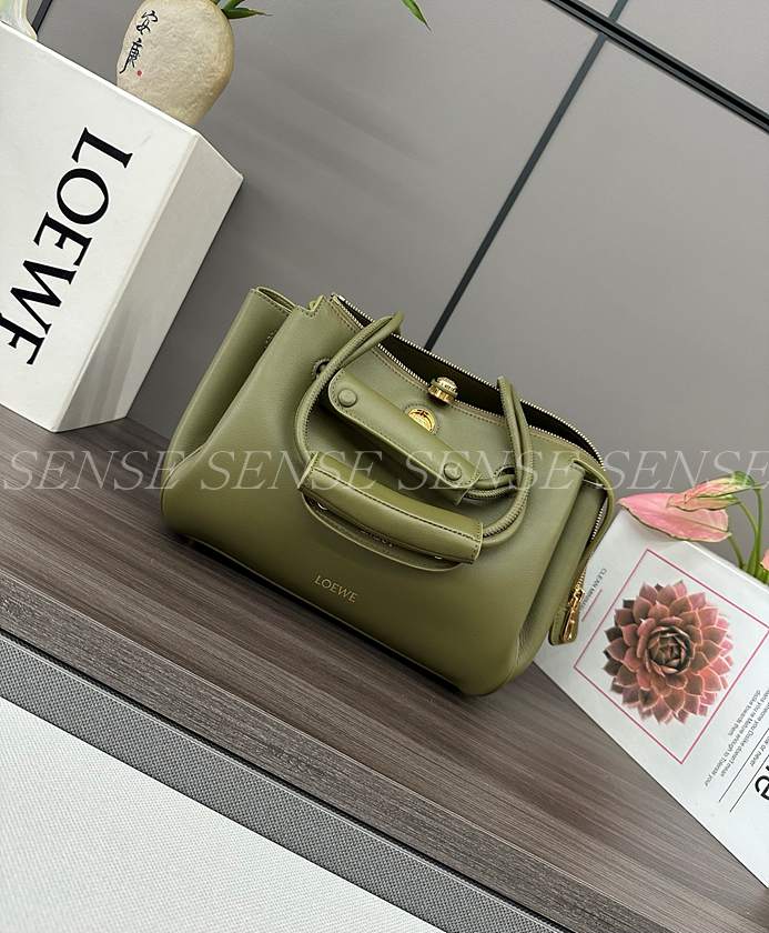 로에베 마드리드백 스몰