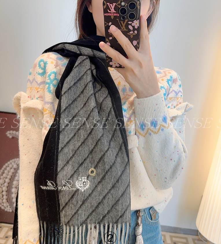 로로피아나 머플러