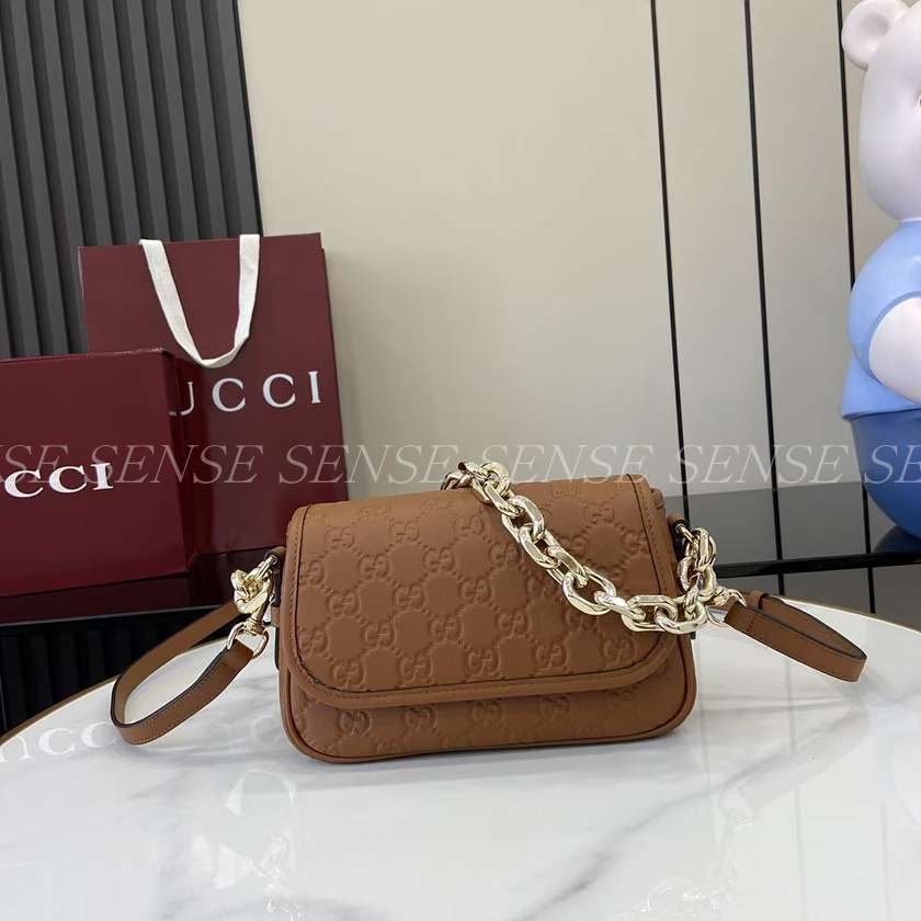 구찌 GG 엠블럼 스몰 숄더백