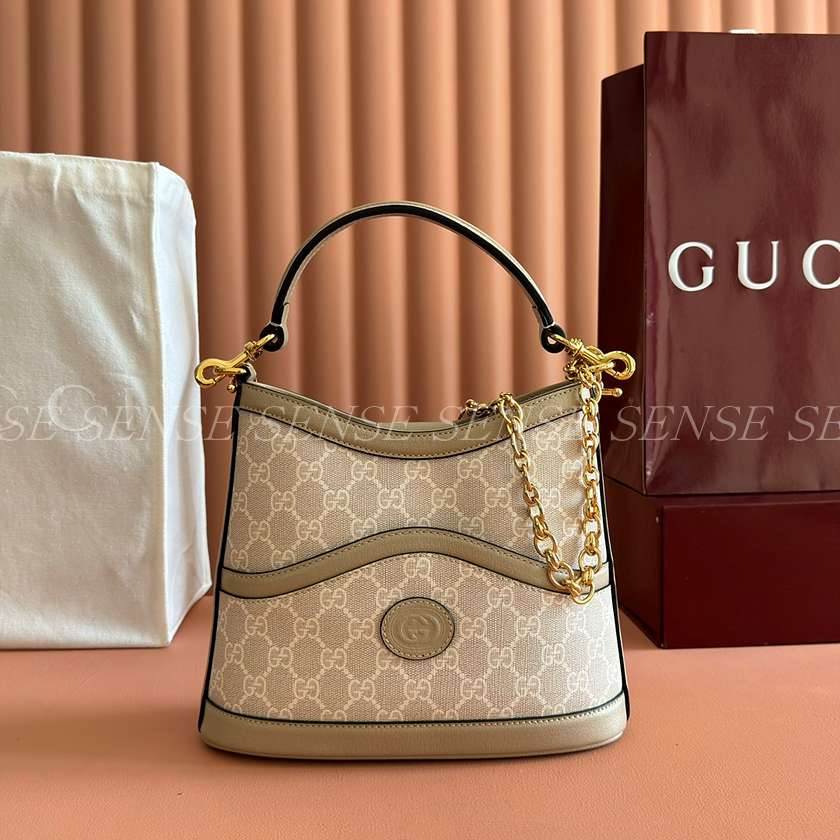 구찌 인터로킹 GG 숄더백