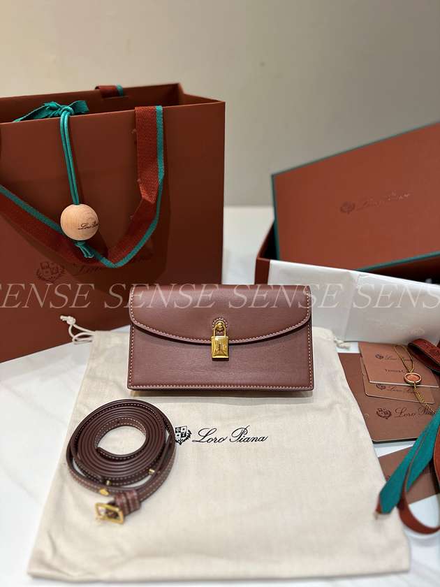 로로피아나 엑스트라 포셰트백