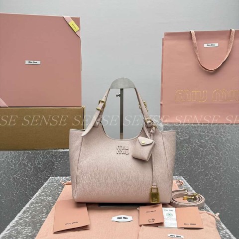 미우미우 가죽 핸드백