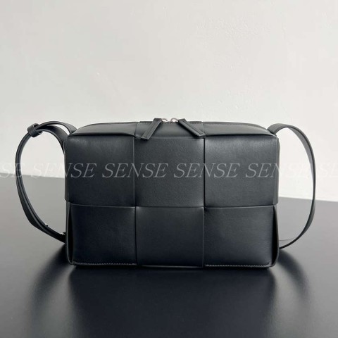 보테가베네타 미디엄 아르코 카메라백