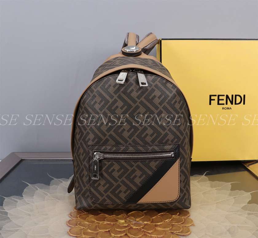 펜디 다이고널 키오도 백팩 스몰