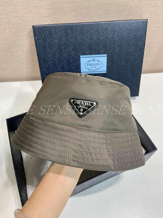 프라다 리나일론 버킷햇