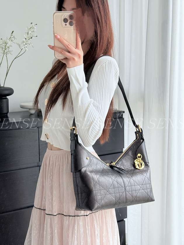 디올 크링클 보야지백 미디엄